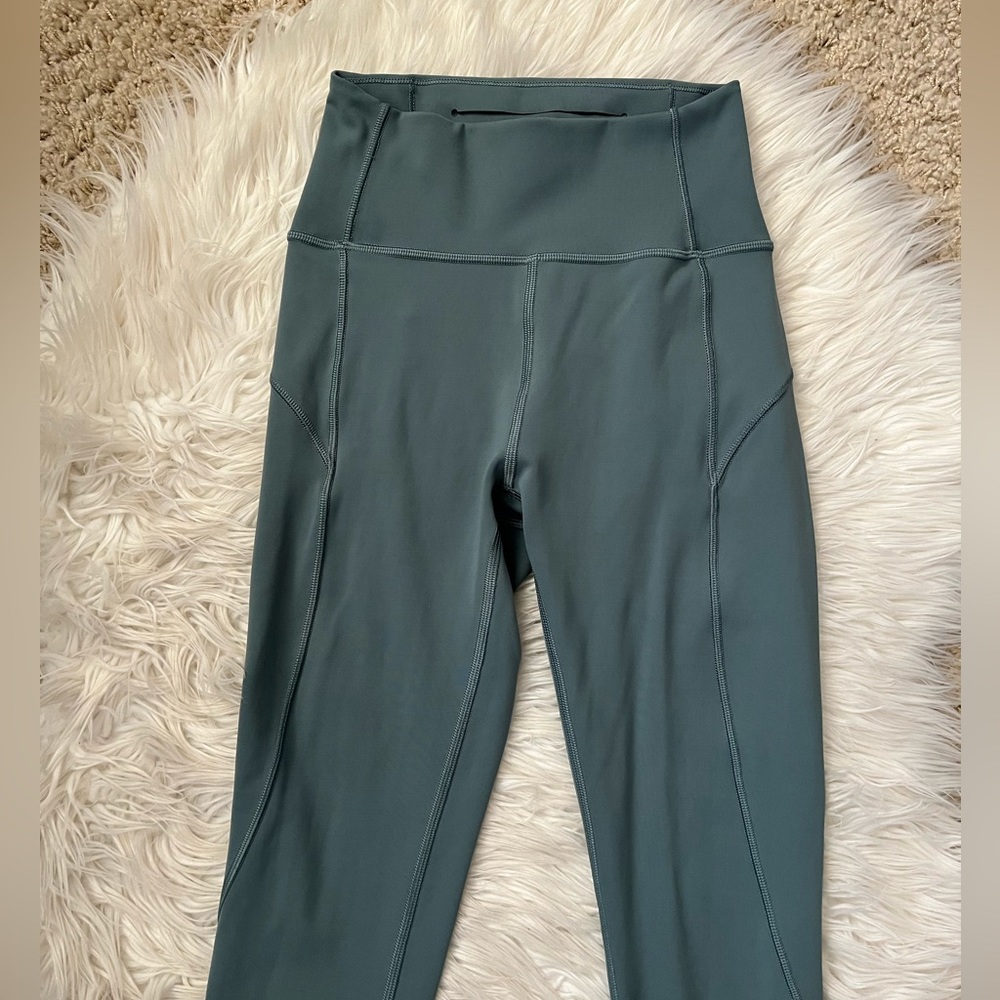 {Lululemon} In Movement 7/8 Tight Everlux in Green - Women's 2 - Picture 2 of 13